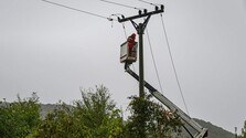 Po štvrtkovej búrke je bez elektriny vyše dvetisíc odberných miest na strednom Slovensku